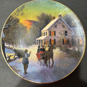 1988 AVON Home For The Holidays Christmas Plate